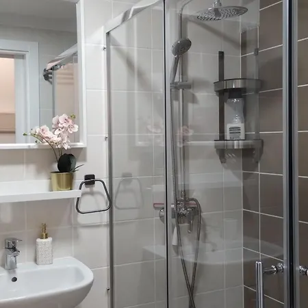 アパート Alex's House